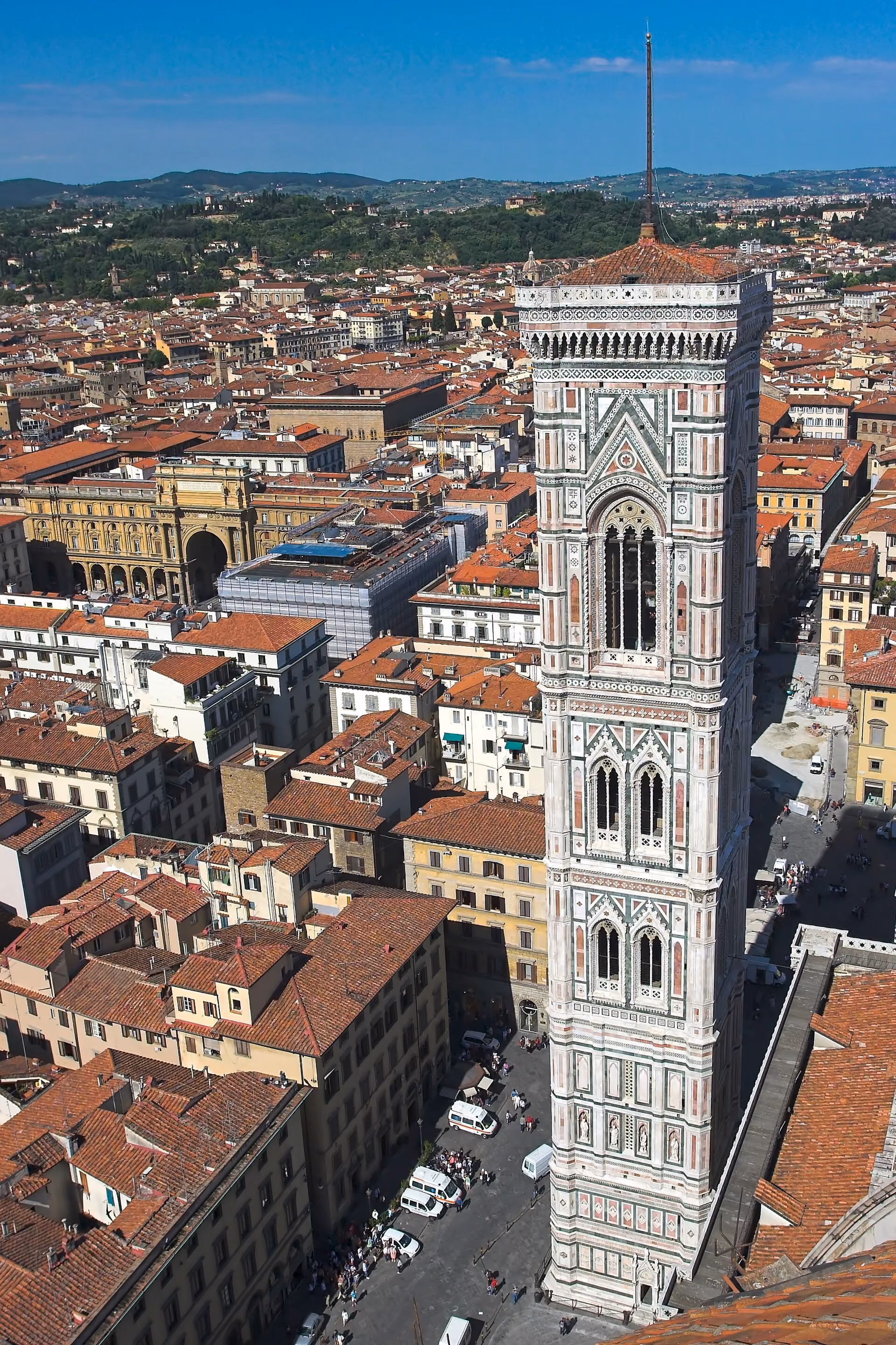 Il Campanile di Giotto in marmo bianco, verde e rosa